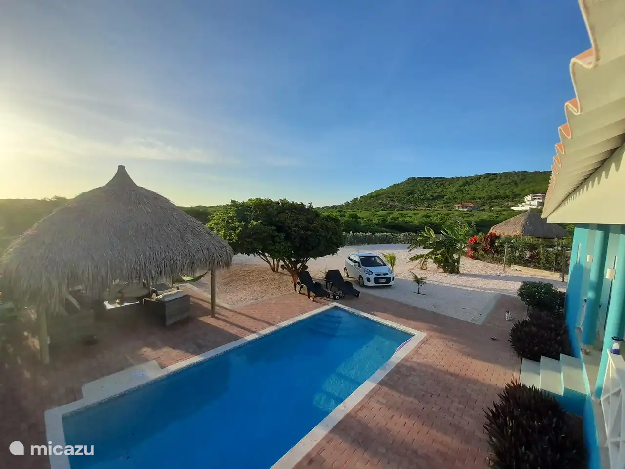 Vue du soir vers les montagnes