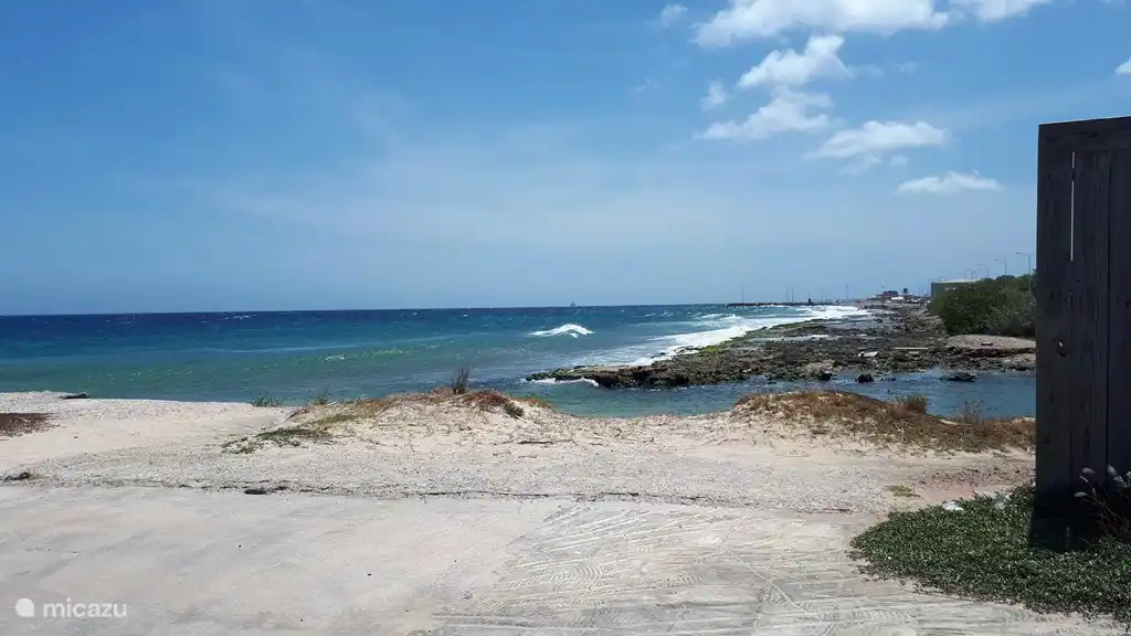 Vue depuis Double Reef. Un spot de plongée calme mais magnifique