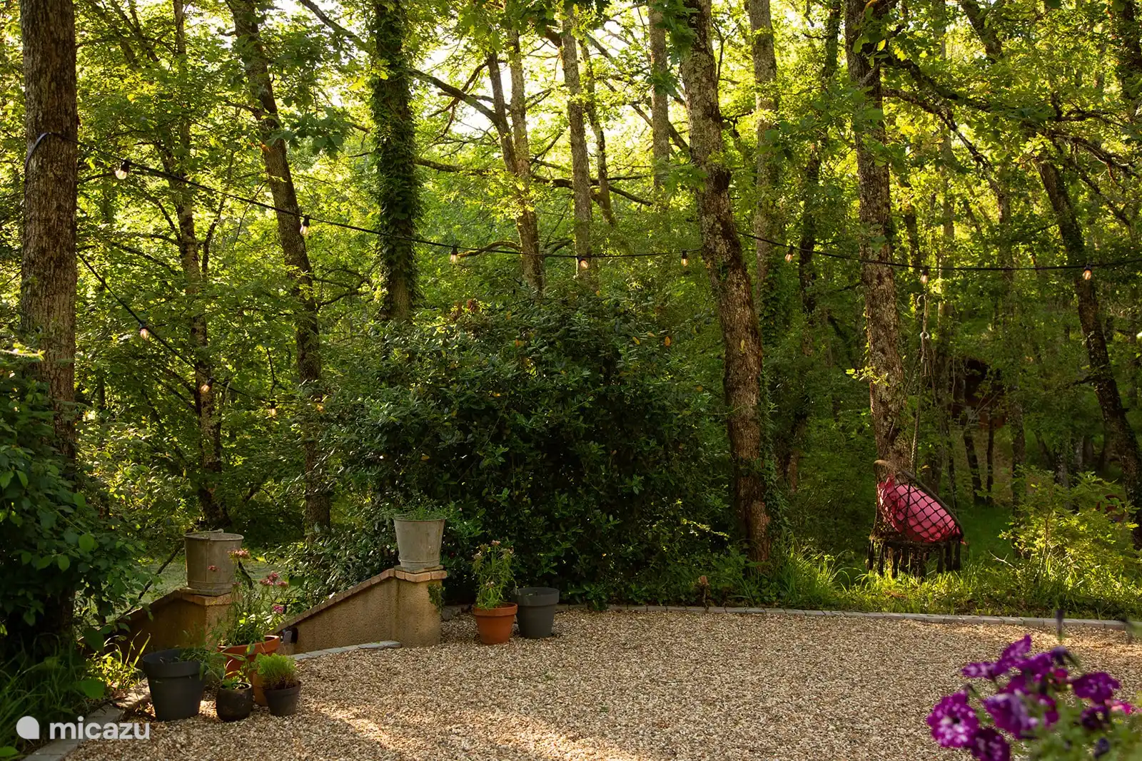 die Treppe zur Terrasse