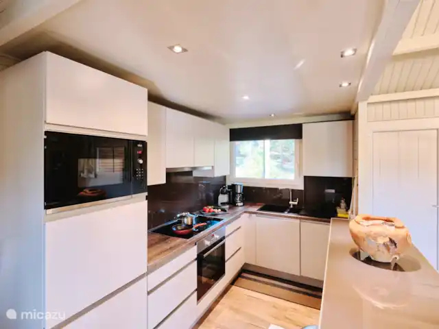 Enjoyerke | Belgique, Ardennes, Heure - chalet cuisine