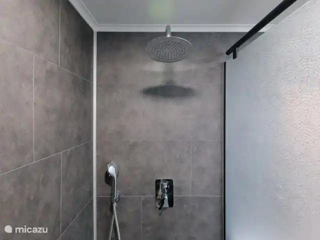 Enjoyerke | Belgique, Ardennes, Heure - chalet douche à l'italienne