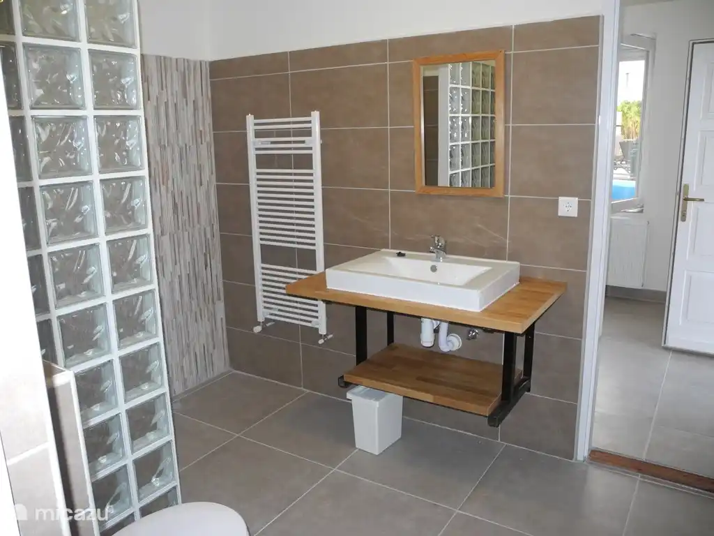 Gemeinsames Badezimmer Gästehaus