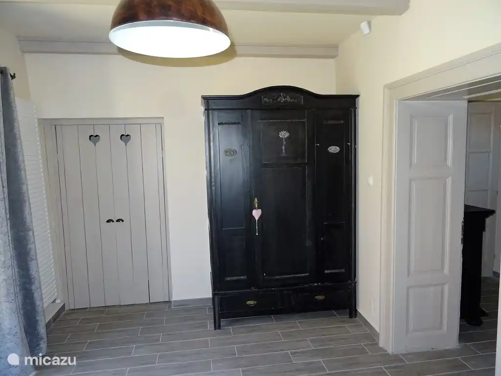 Bedstee and wardrobe 2nd bedroom