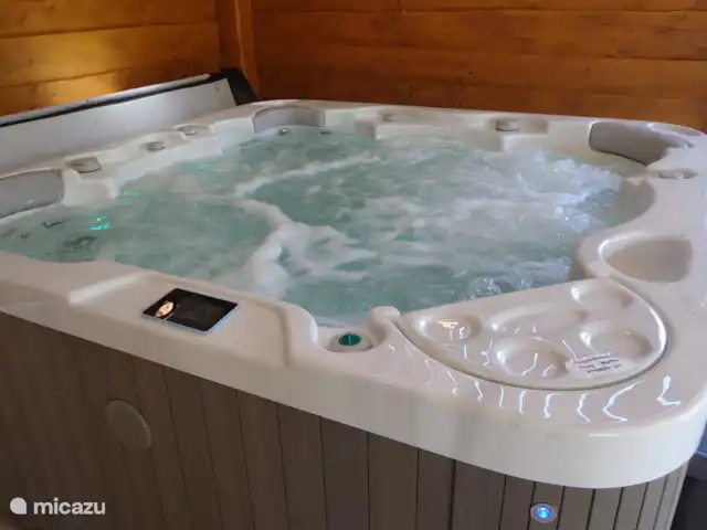 vakantiehuis huren in Hongarije, Tiszameer, Poroszlo – Mélody Haz Jacuzzi voor privégebruik