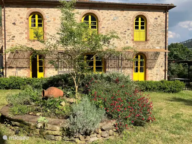 Location de Vacances Italie, Toscane, Lucca, villa - Grange toscane rustique La grange en avril 2025