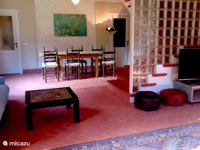 Location de Vacances Italie, Toscane, Lucca, villa - Grange toscane rustique La salle à manger