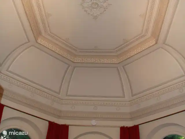 Jagdschloss Bielatal Sophia huren in Duitsland, Saksen, Rosenthal-Bielatal - vakantiehuis Het plafond van het paviljoen van het vakantiehuis Sophia.