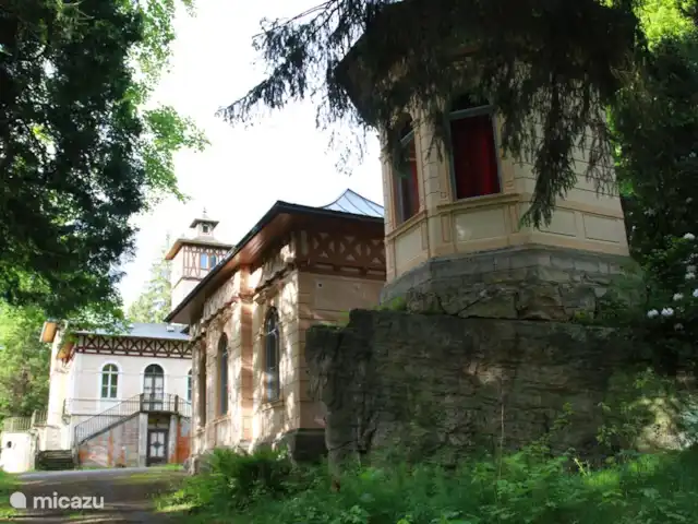 Jagdschloss Bielatal Sophia huren in Duitsland, Saksen, Rosenthal-Bielatal - vakantiehuis Het Jagdschloss, het vakantiehuis Sophia en het paviljoen.