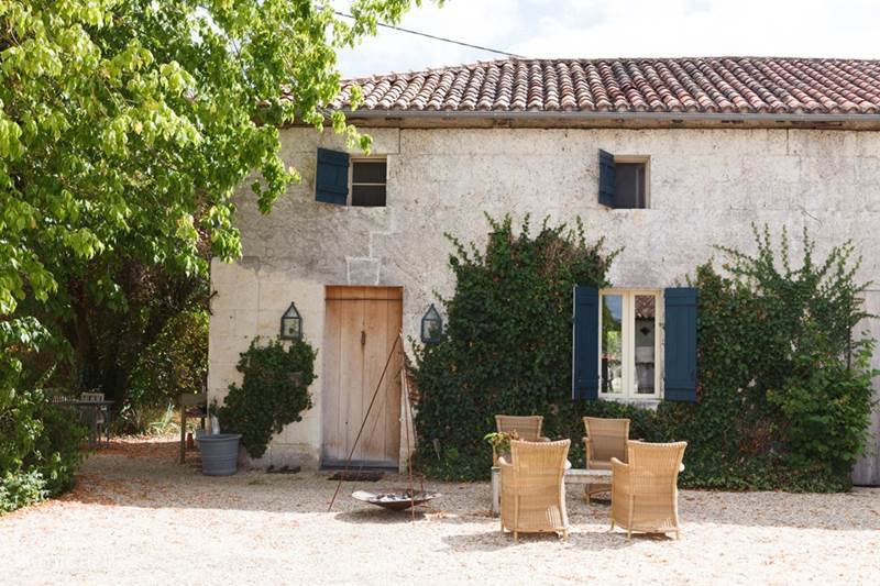 Vacation rental France, Dordogne, Chenaud Manor / Castle Hunting lodge Le Logis (La Grange)