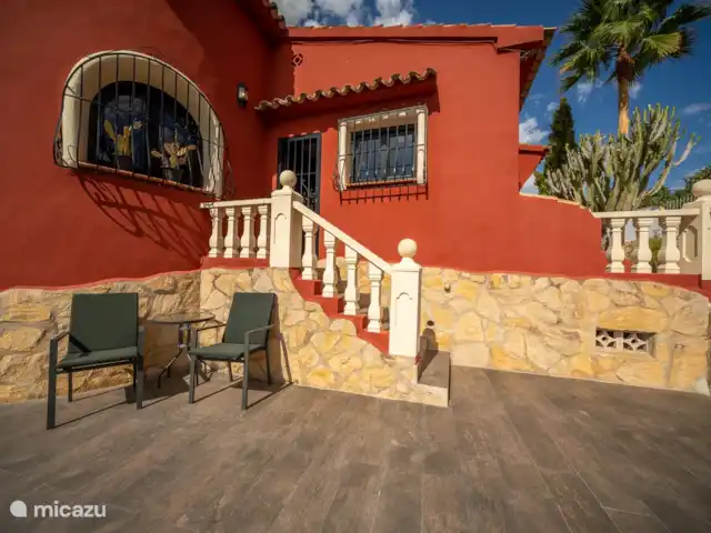 La Casa Roja Benissa huren in Spanje, Costa Blanca, Benissa - villa Ingang naar de keuken, even een drankje pakken uit de koelkast kost u nagenoeg geen moeite