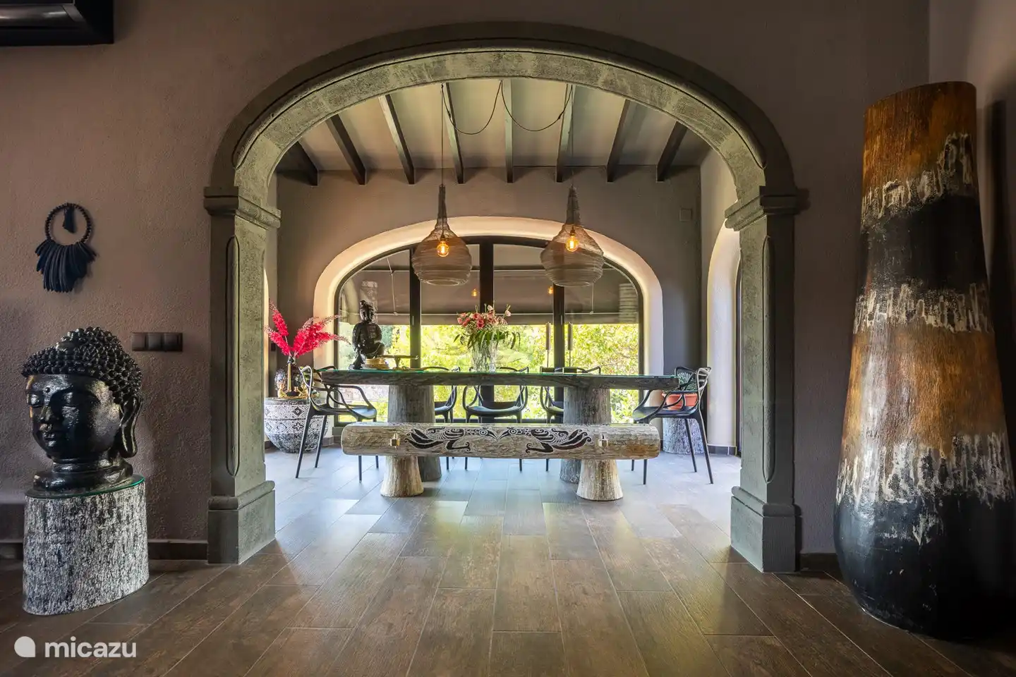 Fantástica sala de estar con jardín de invierno conectado, maravillosamente bloqueable durante las tardes de invierno ligeramente más frías
