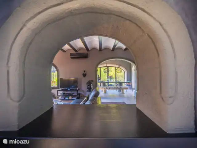 La Casa Roja Benissa huren in Spanje, Costa Blanca, Benissa - villa Doorkijkje vanuit het keukenluikje