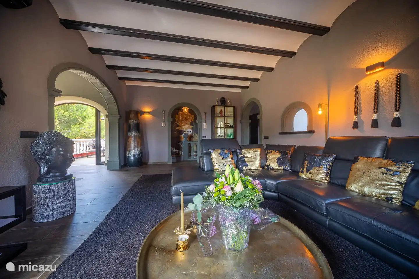 Encantadora y acogedora sala de estar, aunque pasas mucho tiempo afuera, estarás de acuerdo en que esta es una buena manera de volver a casa.