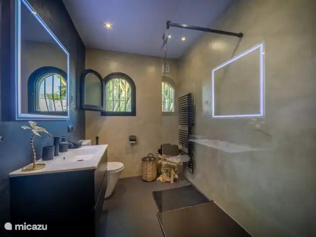 La Casa Roja Benissa huren in Spanje, Costa Blanca, Benissa - villa Badkamer begane grond