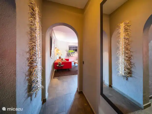 La Casa Roja Benissa huren in Spanje, Costa Blanca, Benissa - villa Gangetje naar de badkamer en drie slaapkamers op -1