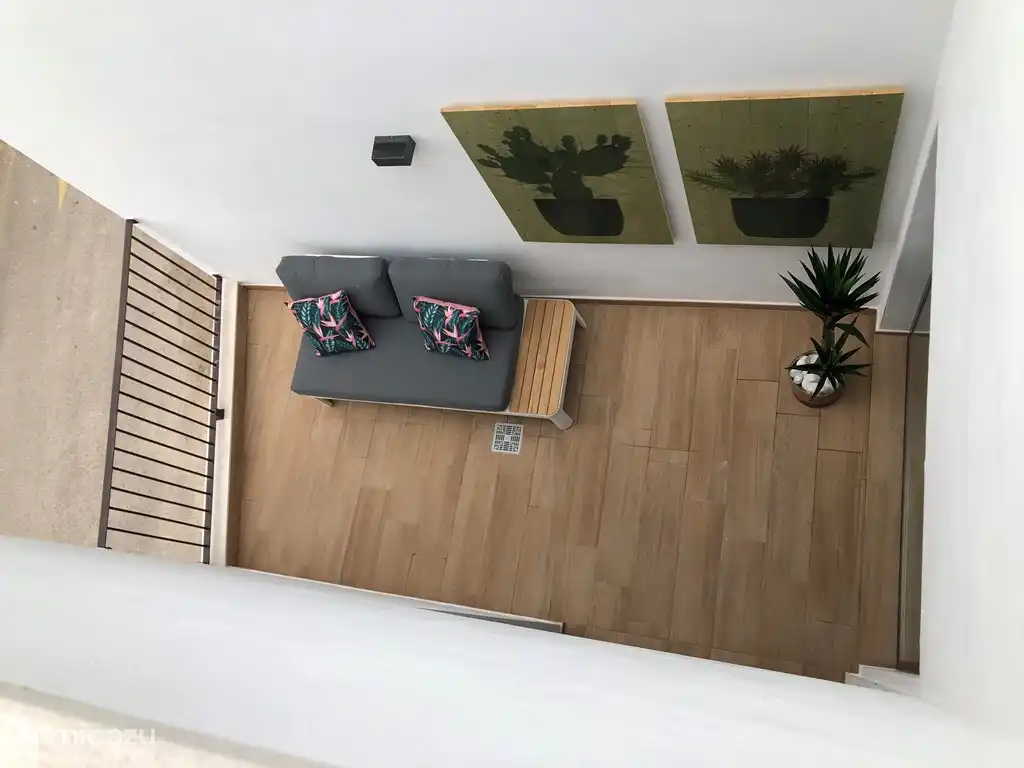 Schöne Terrasse dazwischen