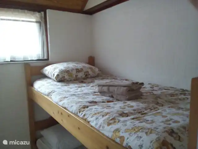 Location de Vacances Pays-Bas, Hollande du Nord, Schoorldam, bungalow - Rekere 111 à Schoorldam 3ème chambre avec lits superposés. 2x 1 pers. et une grande lingerie