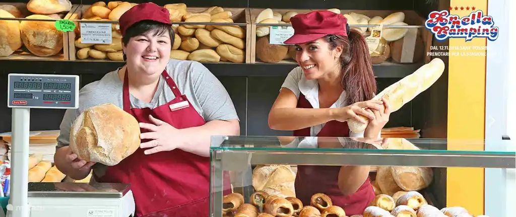 Supermarché bien équipé avec boulangerie sur le camping