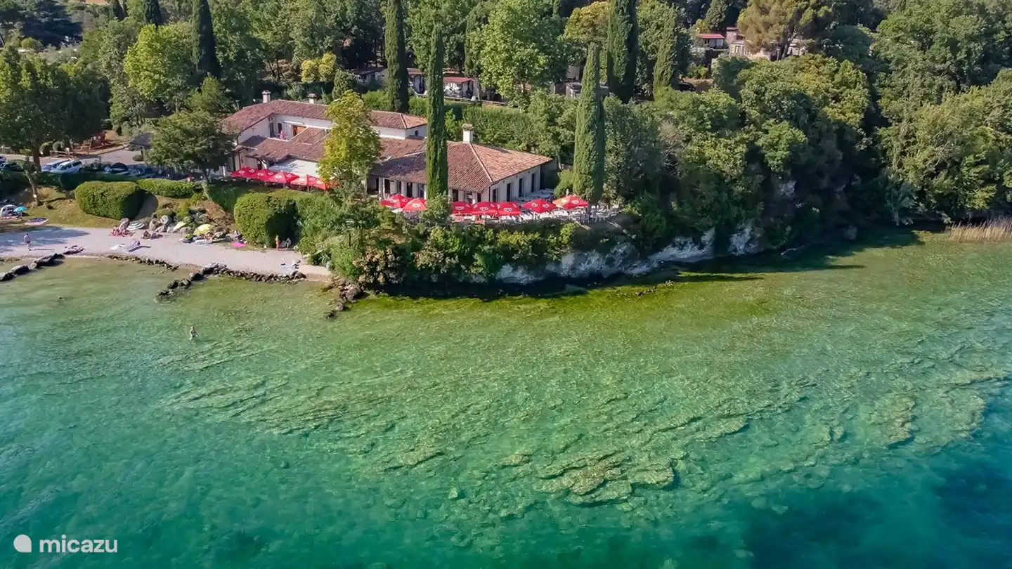 SUR le camping le restaurant et pizzeria Pékin à Paris