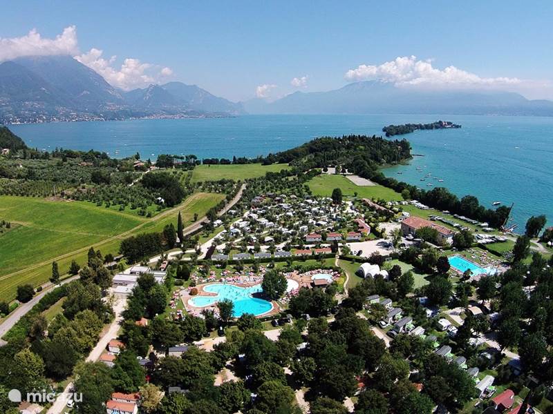 Vakantiehuis Italië, Gardameer, San Felice del Benaco Chalet Chalet op luxe camping Fornella Airc