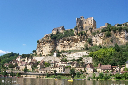 Beynac aan de Dordogne met zijn kasteel