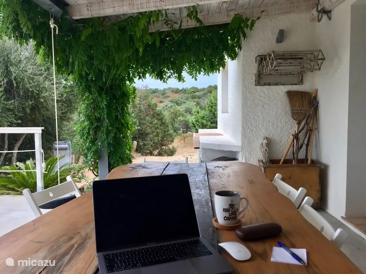 Bestes Büro der Welt! Idealer Ort für kluge Arbeiter, um zum Beispiel dieses Buch zu schreiben ...