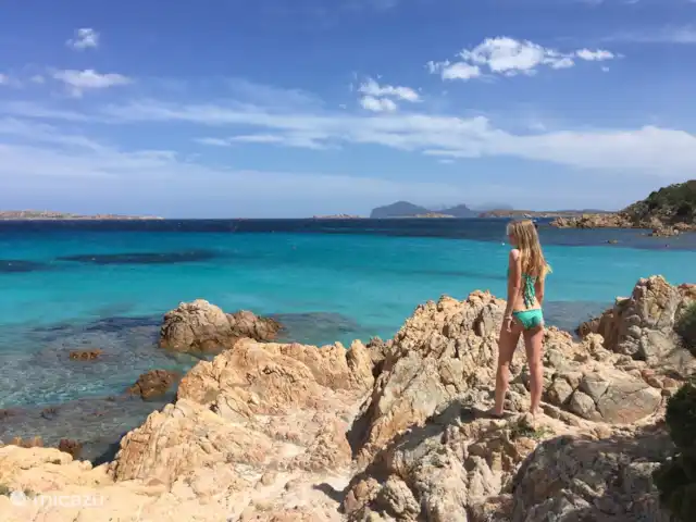 Leontine's Lodge in Sardinië huren in Italië, Sardinië, San Pantaleo - bungalow Buiten het seizoen is er niemand meer op Principe strand
