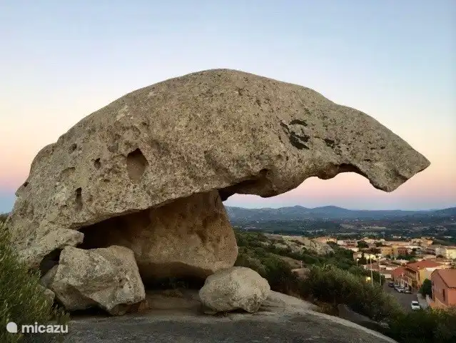 Der große Pilzfelsen in Arzachena