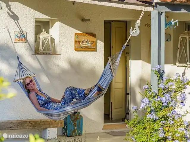 Leontine's Lodge in Sardinië huren in Italië, Sardinië, San Pantaleo - bungalow Hoi, welkom in mijn zelf ontworpen lodge in Sardinië! Geniet van mijn heerlijke huis, warme groet, Leontine