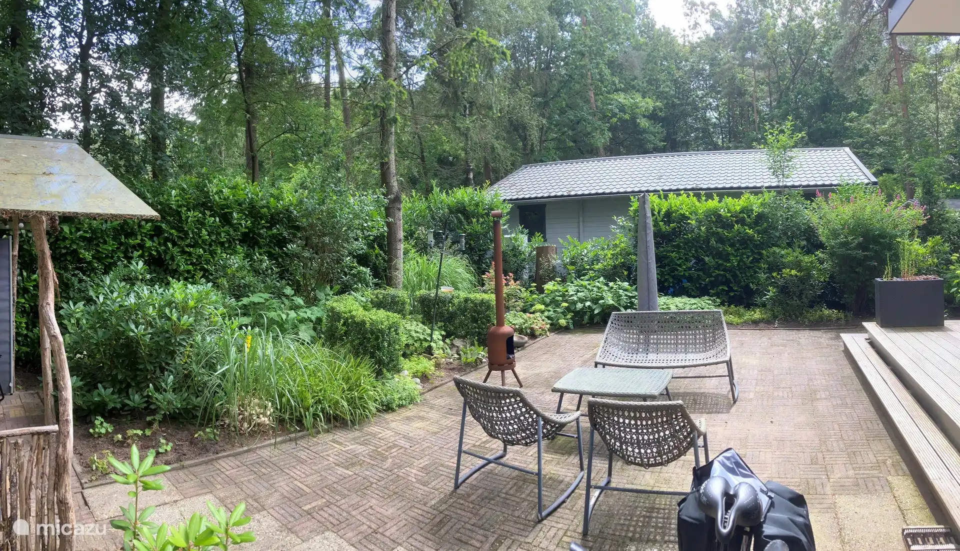 Outside you can relax in our beautiful garden. 