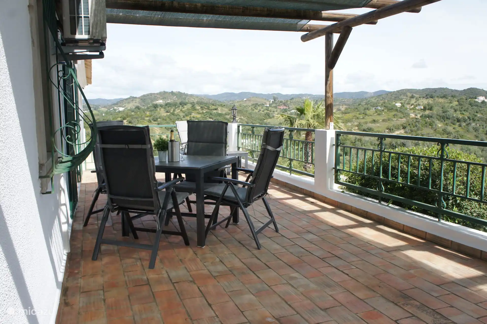 Vistas preciosas desde el lateral de la casa