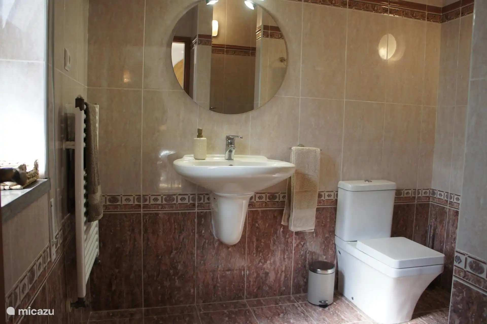 Baño 2 conectado directamente al dormitorio 3