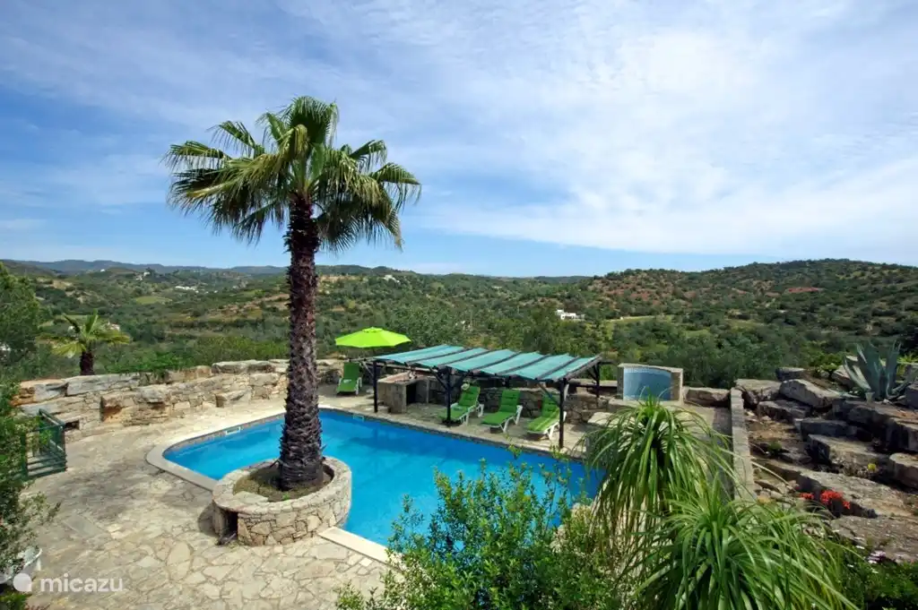 Blick von der seitlichen Terrasse