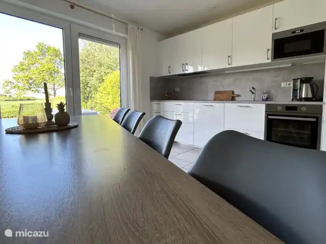 Domaine Hellebeuk, Maison avec vue ! | Pays-Bas, Limbourg, Valkenburg - maison de vacances Table à manger, extension possible avec table assortie