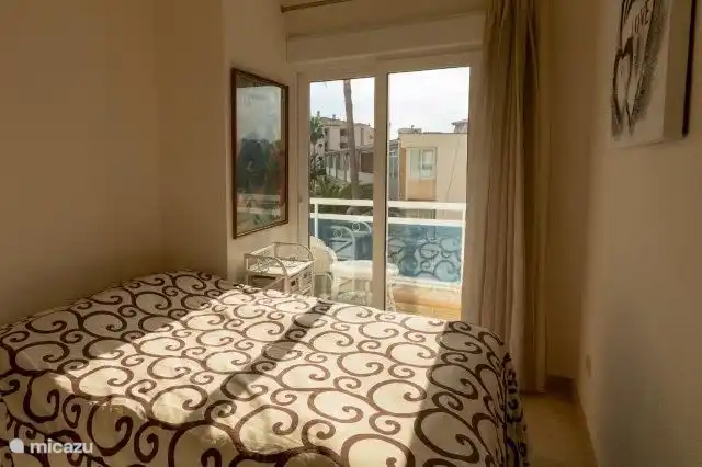 2 Personen Schlafzimmer mit Einbauschrank