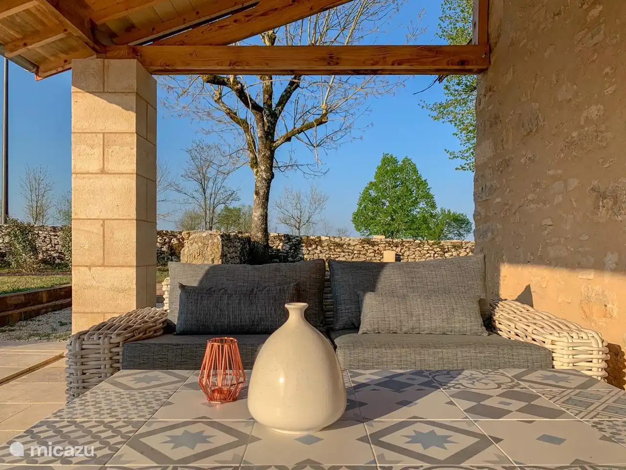 überdachte Terrasse