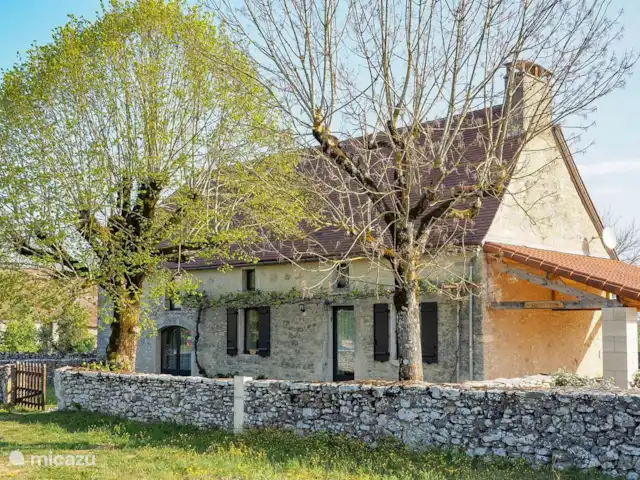 Couzame | France, Lot, Couzou - maison de vacances le jardin