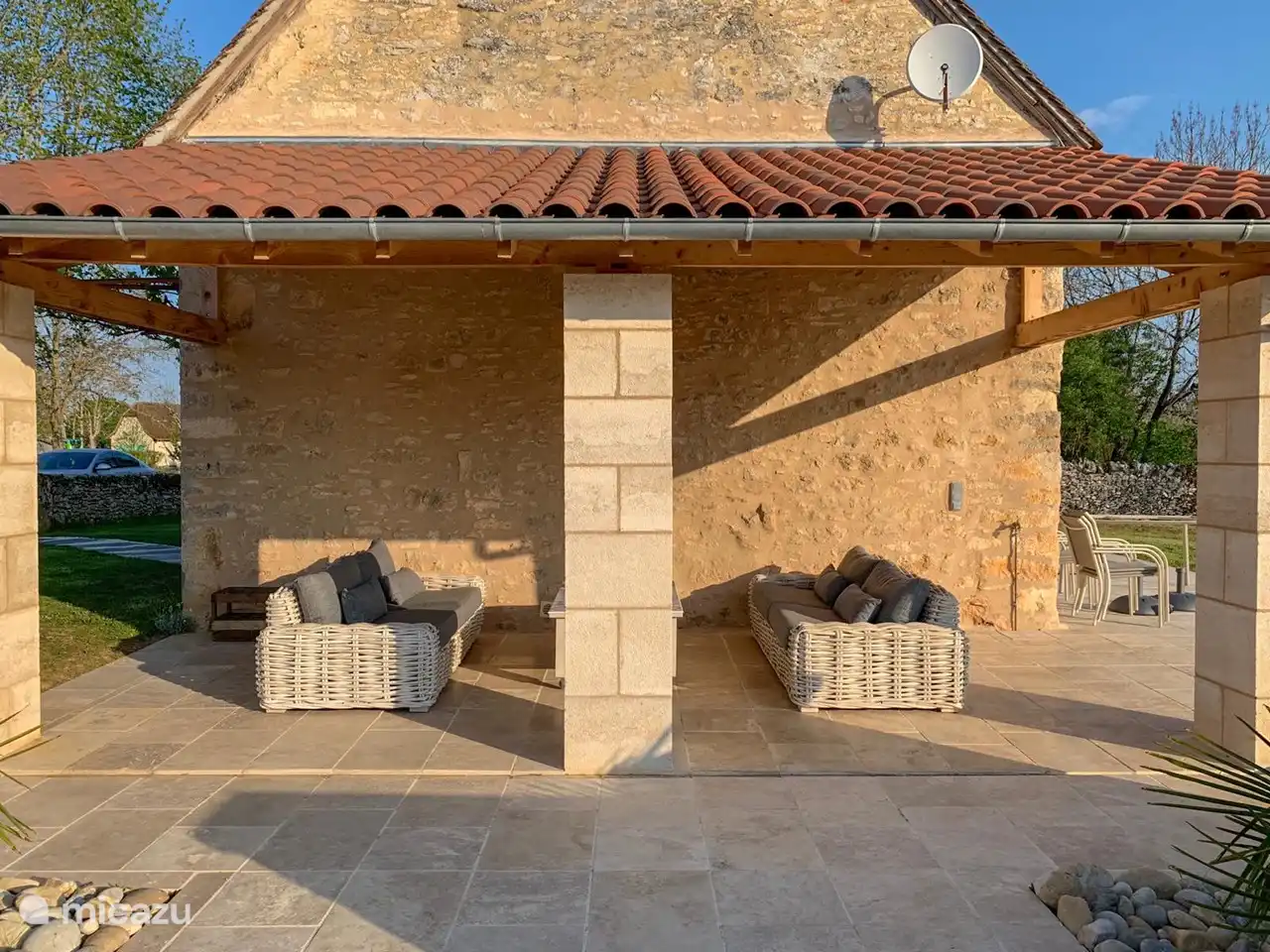 überdachte Terrasse