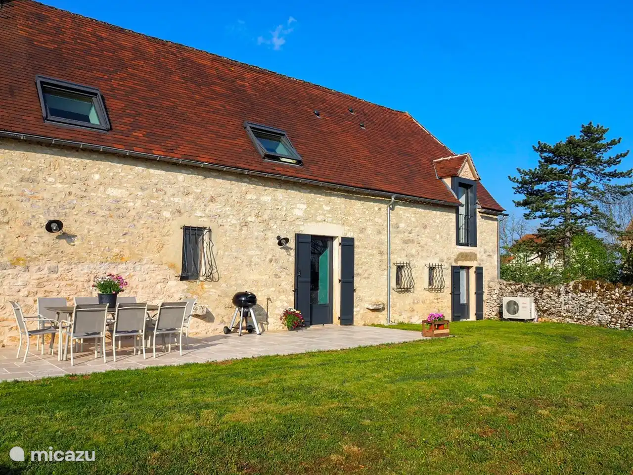der Garten mit Terrasse