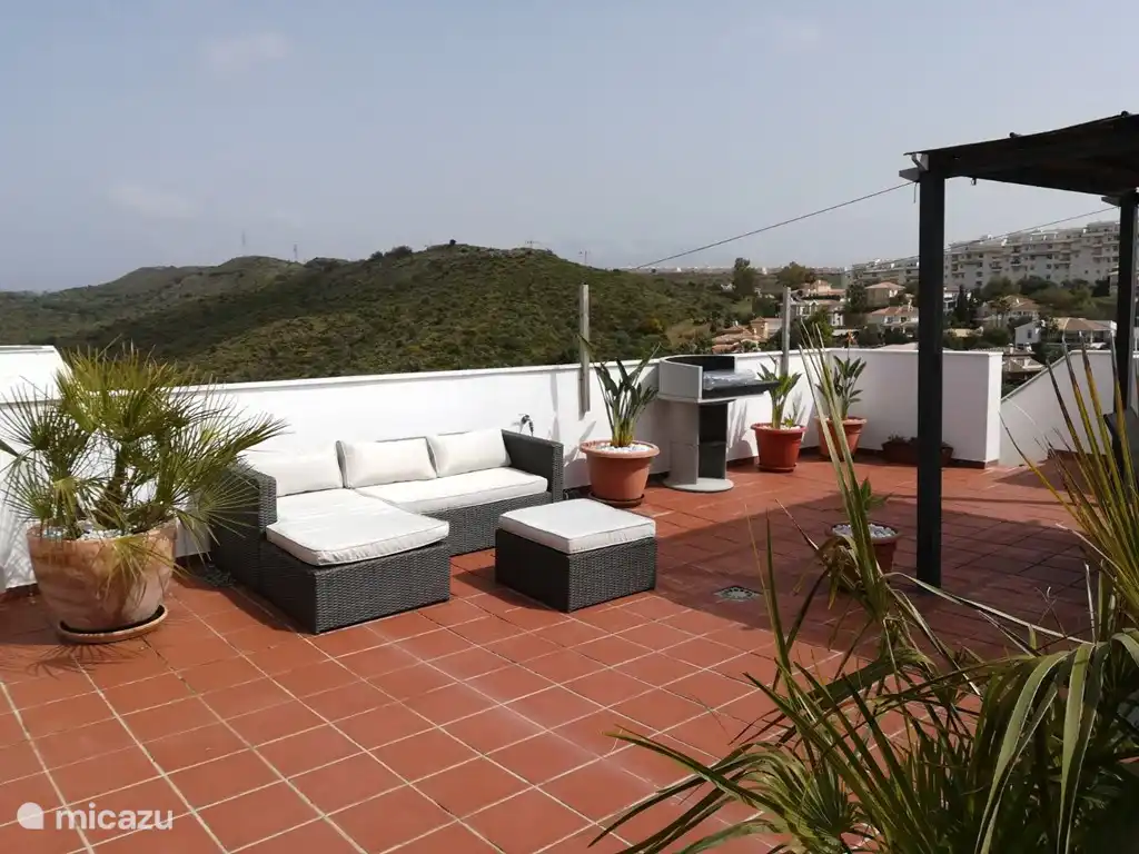 Geräumige Sonnenterrasse von 100m2