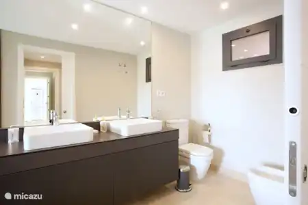 Vakantiehuis Spanje, Costa del Sol, Estepona appartement Modern appartement Estepona Badkamer