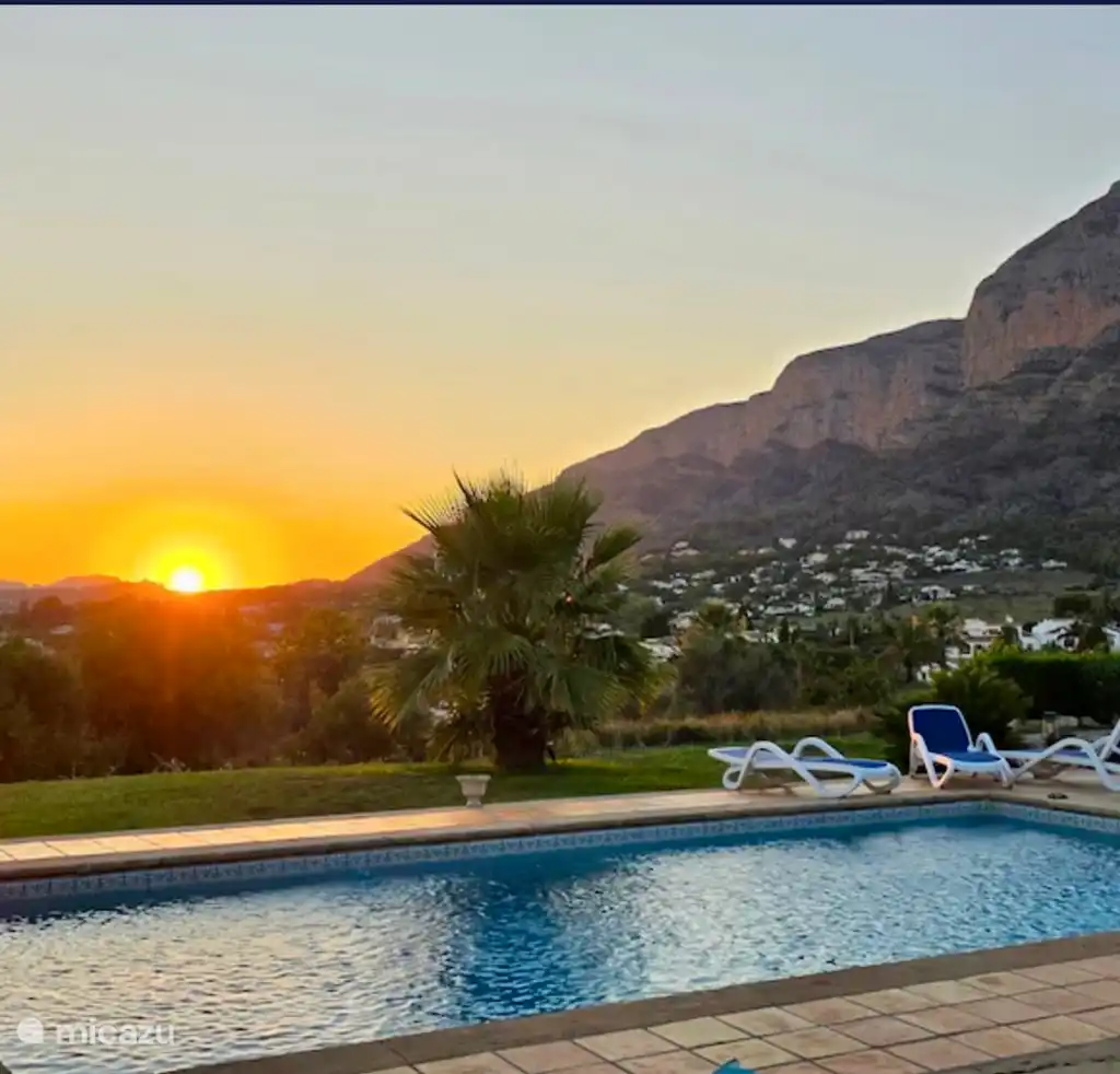 Casa Japara 'Long views' & Privacy