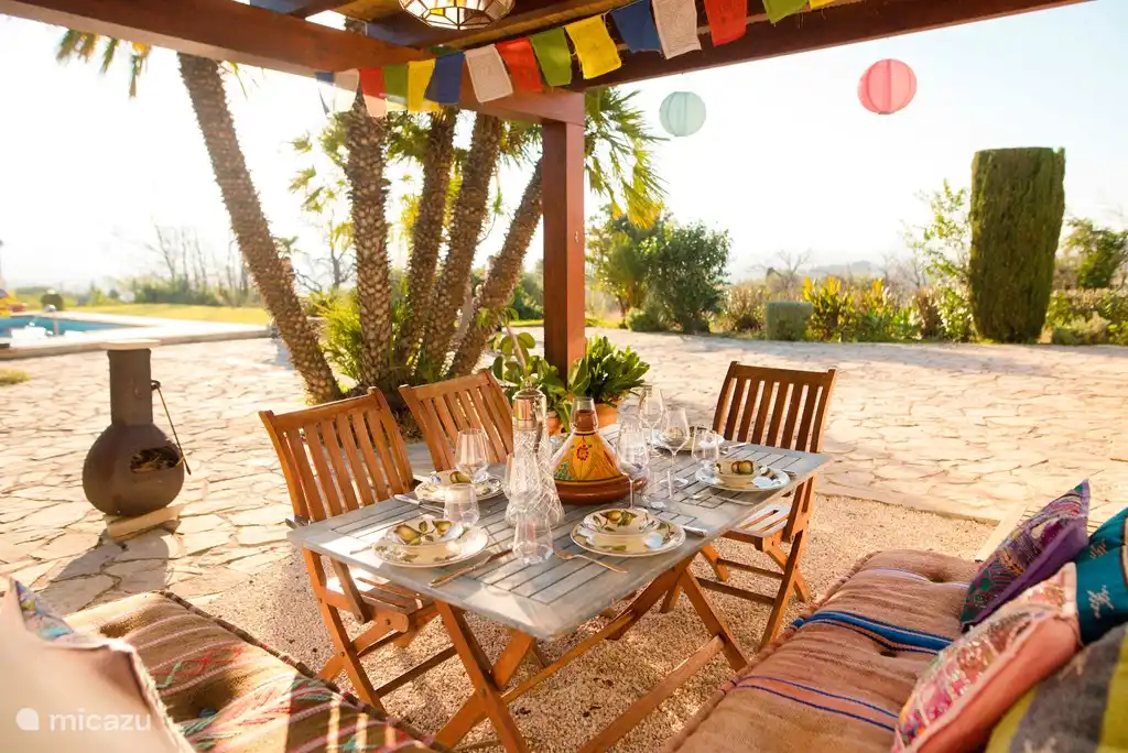 Salle à manger extérieure.