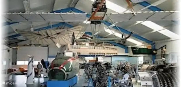 Luftfahrt- und Kriegsmuseum Texel, am Flughafen von Texel.