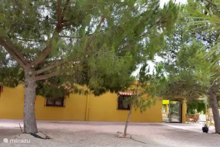 Vakantiehuis Spanje, Costa Blanca, La Romana finca La Sonrisa Zij aanzicht woning