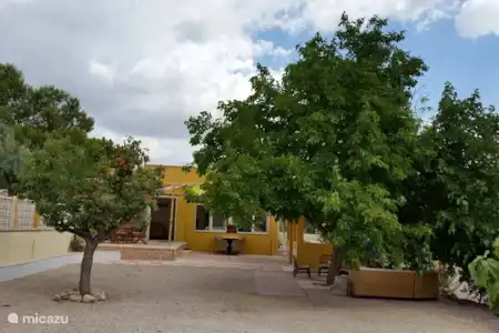 Vakantiehuis Spanje, Costa Blanca, La Romana finca La Sonrisa vooraanzicht