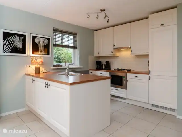 Location de Vacances Pays-Bas, Gueldre, Garderen, villa - Villa Jardinier Cuisine avec îlot à serpentins.