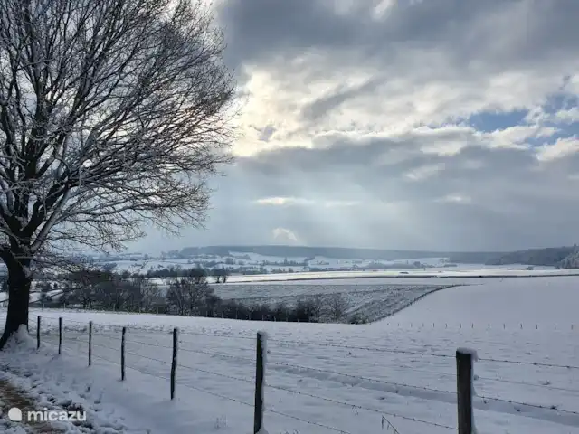 appartement huren in Nederland, Limburg, Mechelen – Studio Tweij & Vitsig heuvelland in de sneeuw