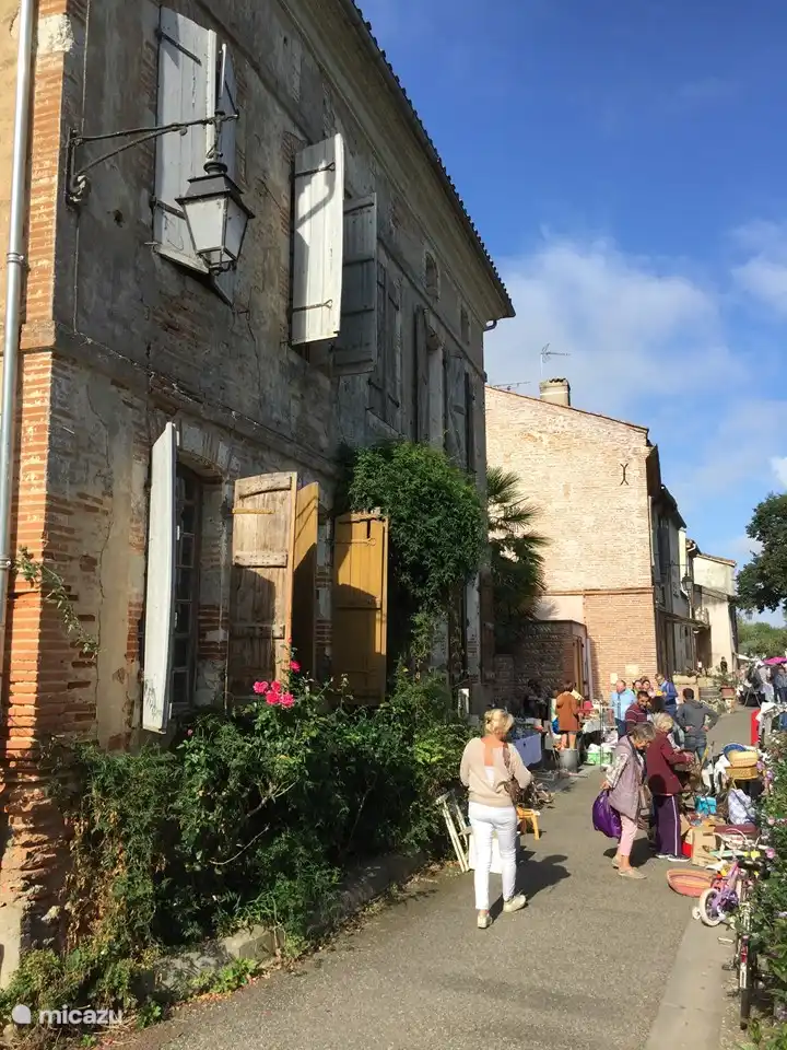 Flohmarkt am Sonntagmorgen