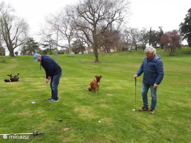casa rural / cabaña en Francia, Tarn-et-Garonne, Vigueron – Escudes casa rural Woodenshoe Practica golf en el parque de Escudes
